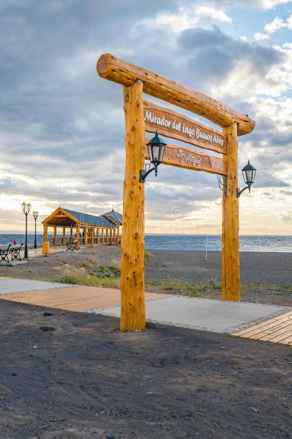 Casa Costanera Lago Buenos Aires, Los Antiguos Exteriér fotografie